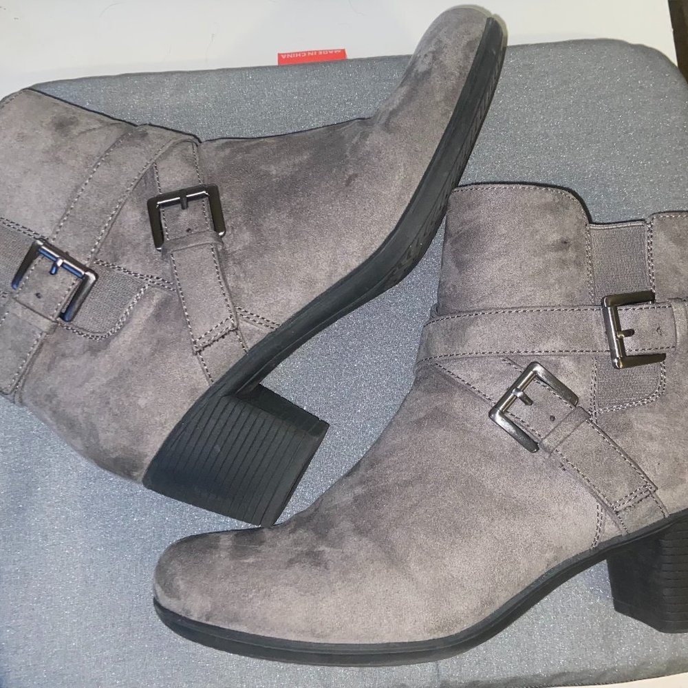 Heeled Grey Boots Croft & Barrow Size 8.5